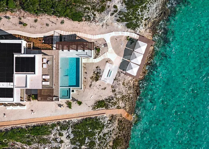 Villa Julia Long Bay