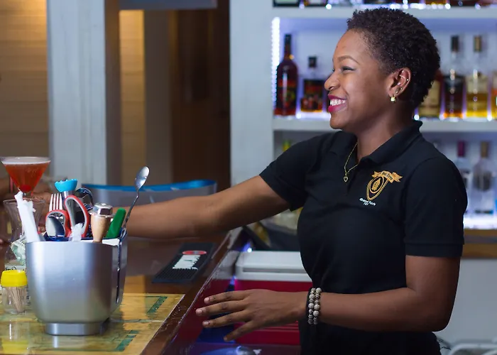 Turks Head Inne Cockburn Town