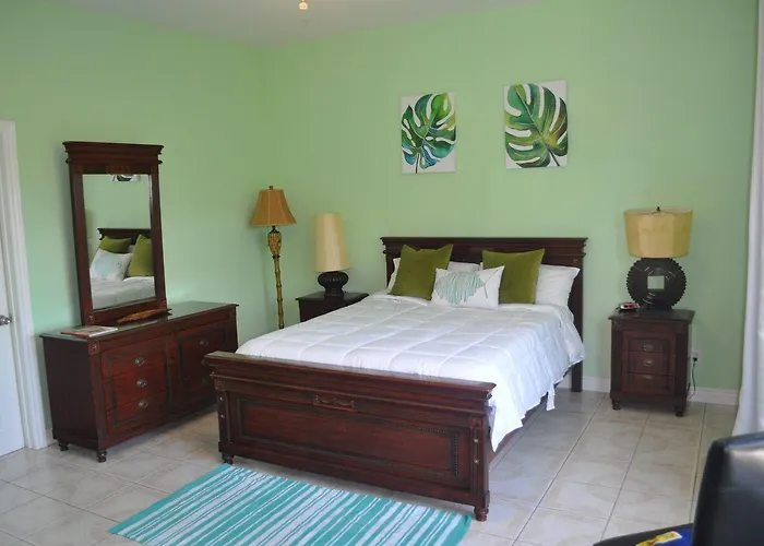 Queen Angel Resort Apartment Providenciales